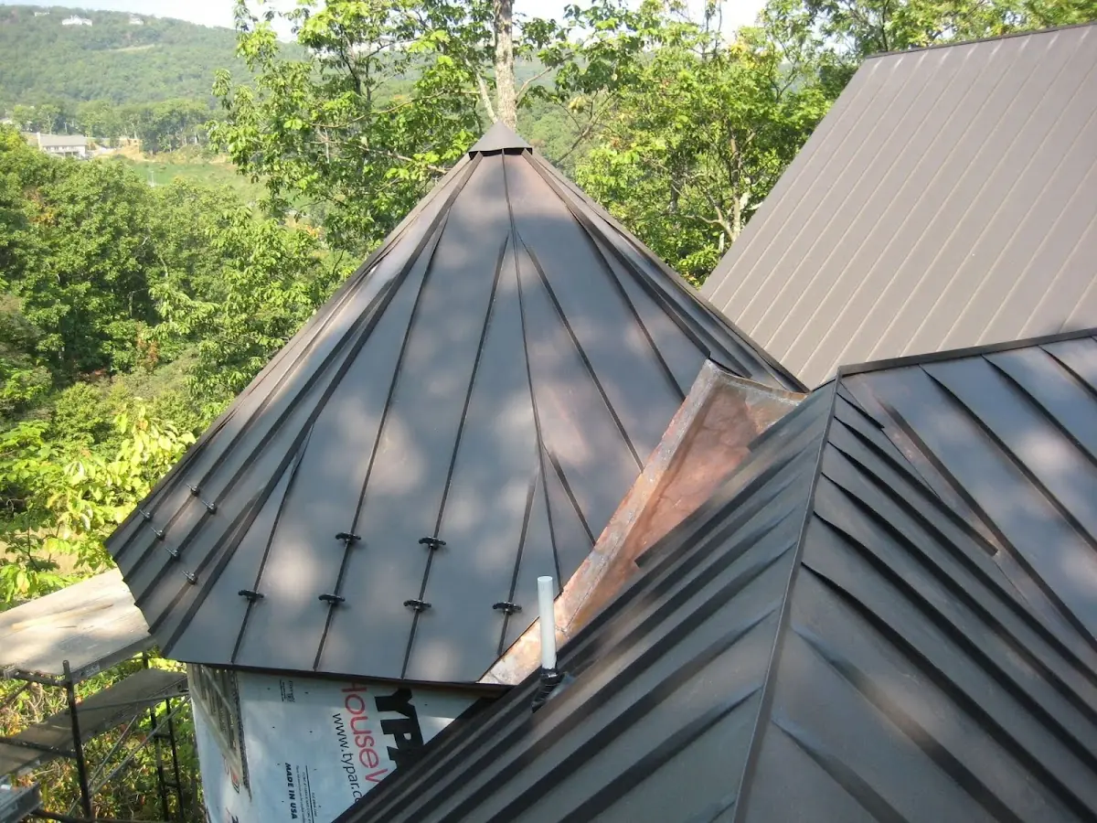 Professional Gutter Cleaning by Craftsman Roofing in Northrup